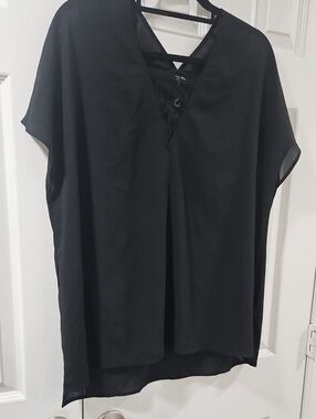 Kut from the Kloth Black V-Neck Tunic with Back Strap Detail